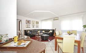 D & J Apartment Split